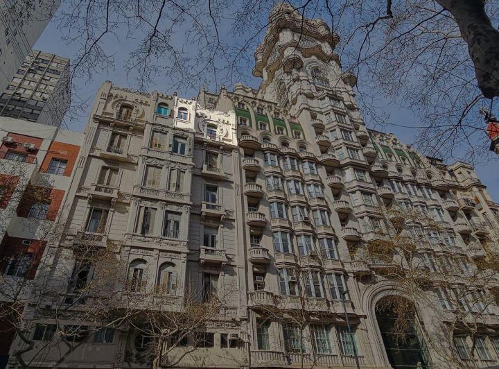 Departamento · 200m² · 8 Ambientes