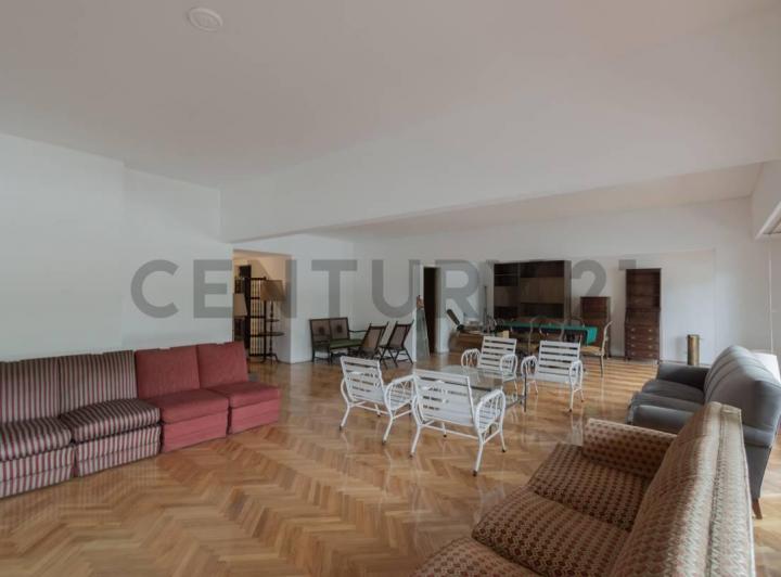 Departamento · 178m² · 5 Ambientes · 1 Cochera