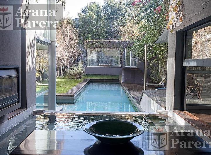 Casa · 450m² · 4 Ambientes · 2 Cocheras