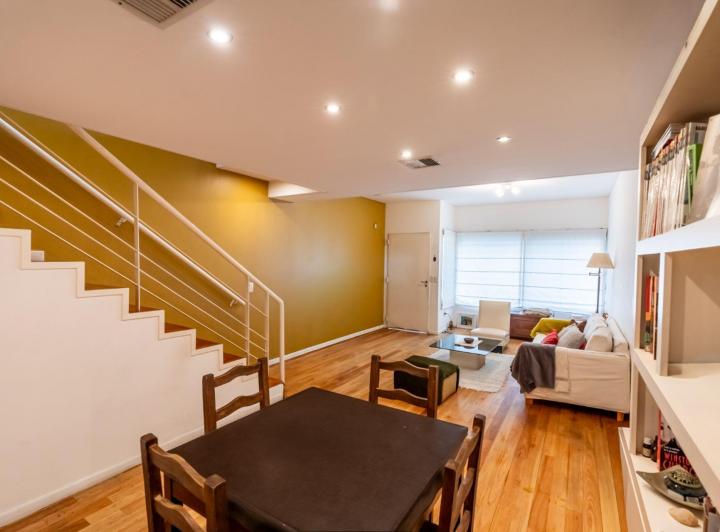 Casa · 176m² · 6 Ambientes · 2 Cocheras