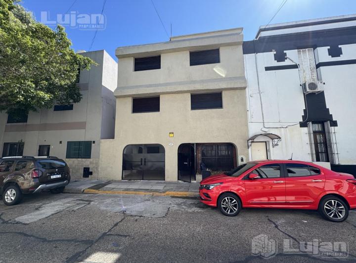 Casa · 185m² · 5 Ambientes · 1 Cochera