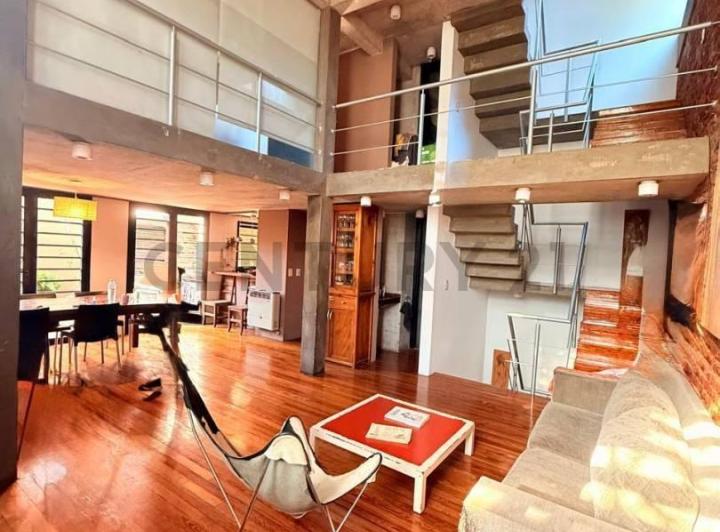 Casa · 170m² · 5 Ambientes · 1 Cochera