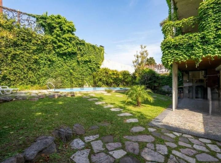 Casa · 314m² · 5 Ambientes · 2 Cocheras