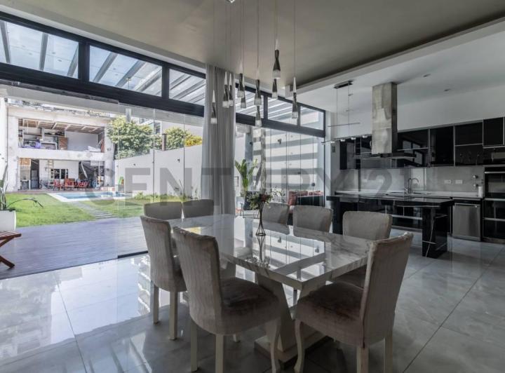 Casa · 290m² · 5 Ambientes