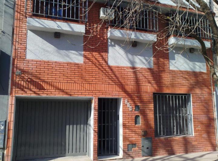 Casa · 150m² · 5 Ambientes · 2 Cocheras