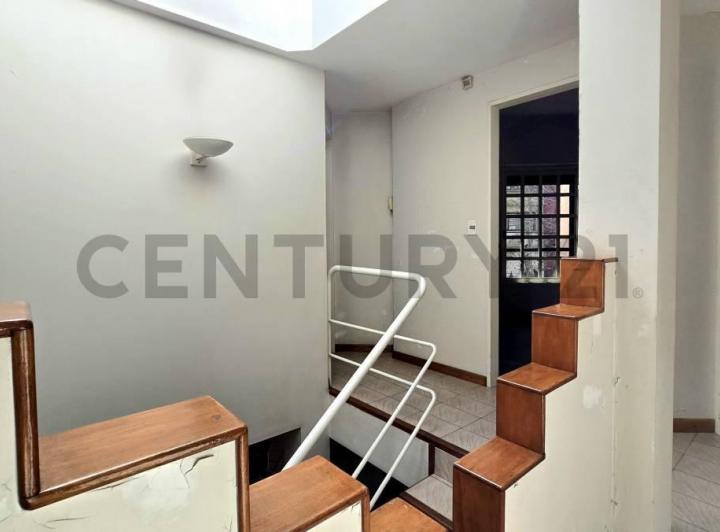 Casa · 227m² · 6 Ambientes · 3 Cocheras