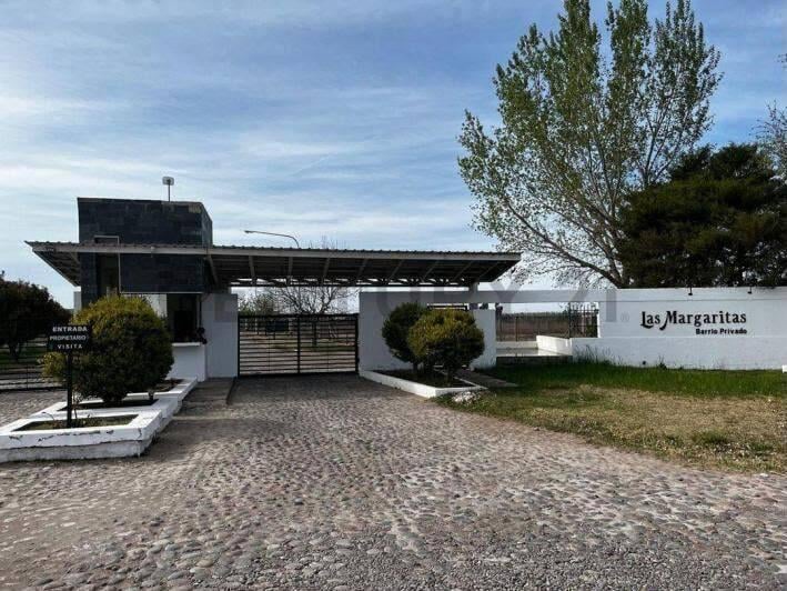 Terreno · 700m²