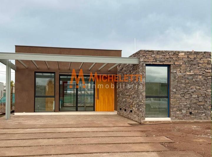 Casa · 125m² · 5 Ambientes · 2 Cocheras