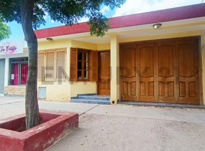Casa · 76m² · 6 Ambientes · 1 Cochera