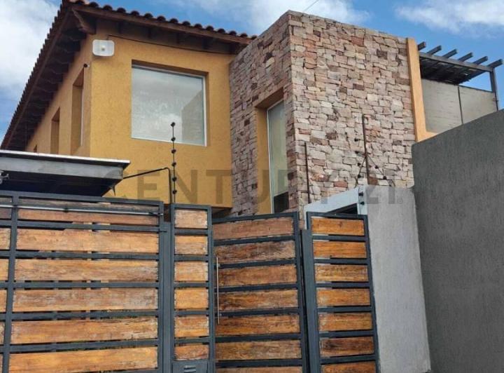 Casa · 336m² · 6 Ambientes · 4 Cocheras