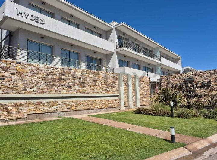 Casa · 104m² · 4 Ambientes · 1 Cochera