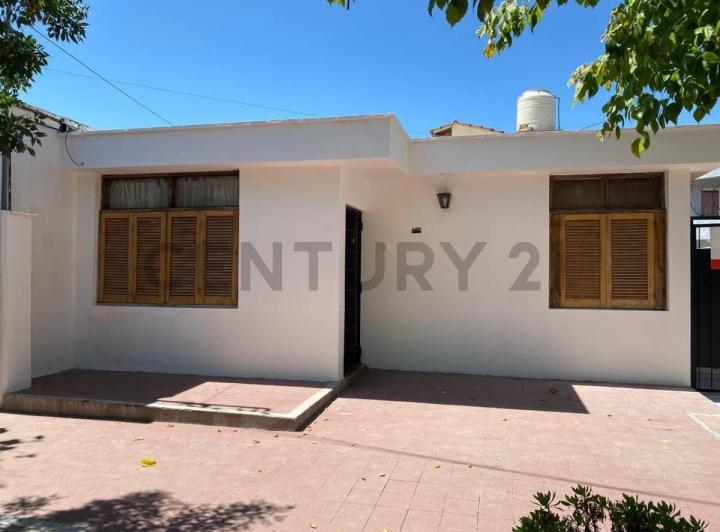 Casa · 147m² · 6 Ambientes · 4 Cocheras