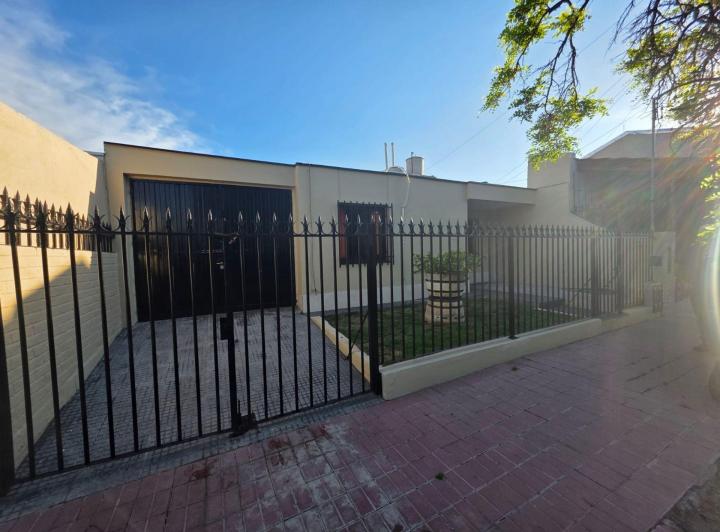 Casa · 112m² · 5 Ambientes · 1 Cochera