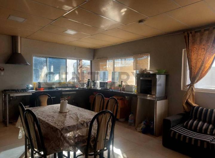 Casa · 200m² · 6 Ambientes · 5 Cocheras