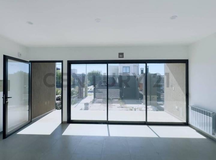 Casa · 90m² · 3 Ambientes · 1 Cochera