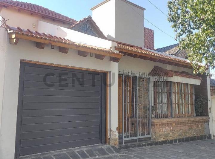 Casa · 111m² · 2 Ambientes · 1 Cochera