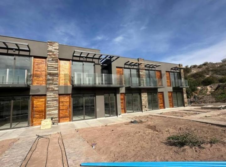 Casa · 129m² · 3 Ambientes · 1 Cochera