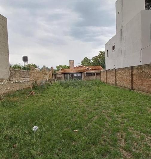 Terreno · 220m²
