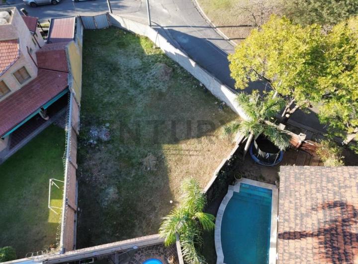 Terreno · 377m²