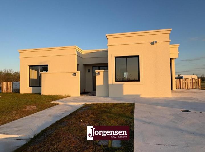Casa · 160m² · 4 Ambientes · 1 Cochera