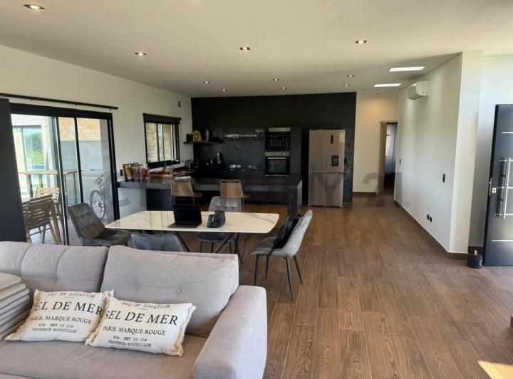 Casa · 185m² · 4 Ambientes · 1 Cochera