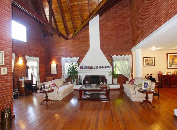 Casa · 511m² · 6 Ambientes · 5 Cocheras