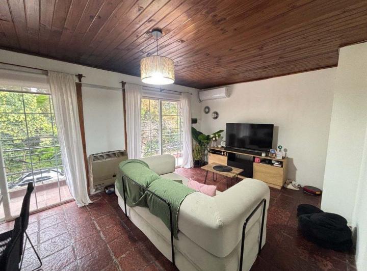 Casa · 180m² · 7 Ambientes · 4 Cocheras