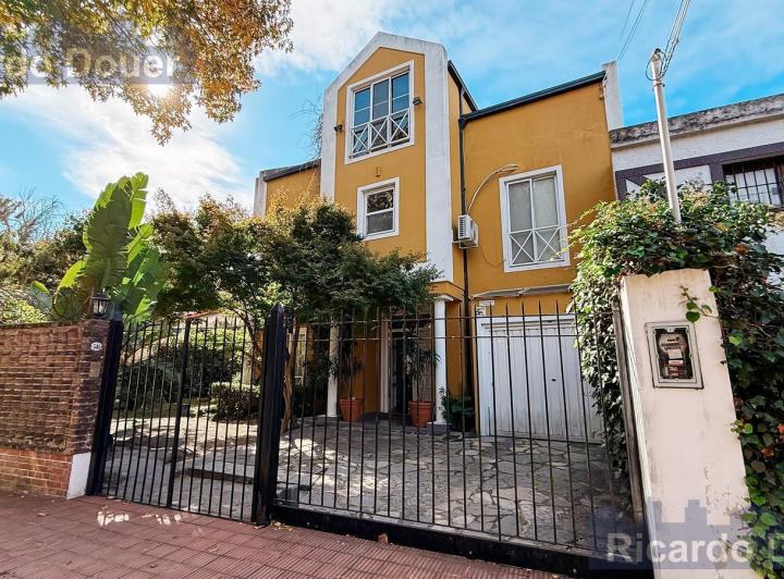 Casa · 340m² · 9 Ambientes · 4 Cocheras