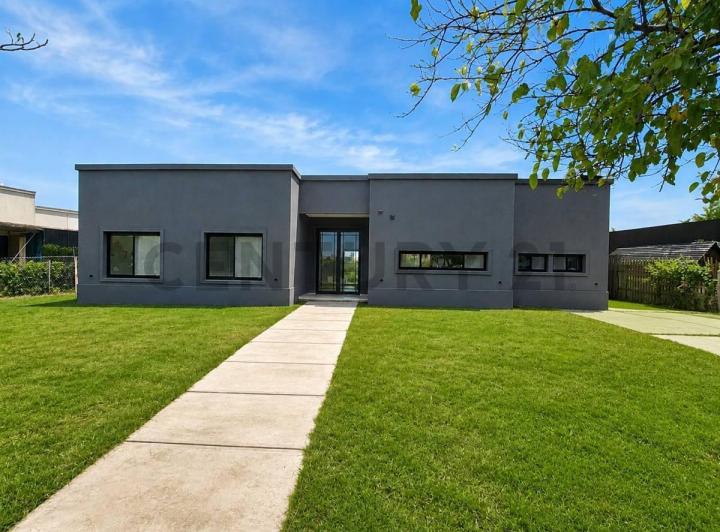 Casa · 160m² · 5 Ambientes