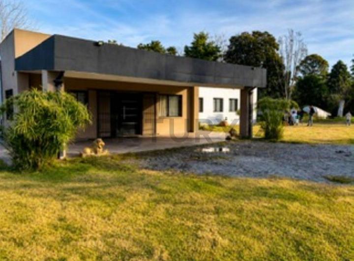 Casa · 400m² · 7 Ambientes