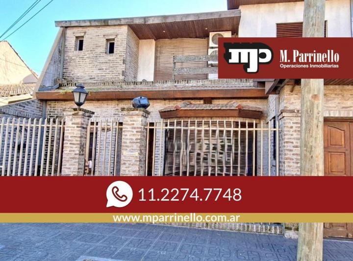 Casa · 236m² · 6 Ambientes · 3 Cocheras