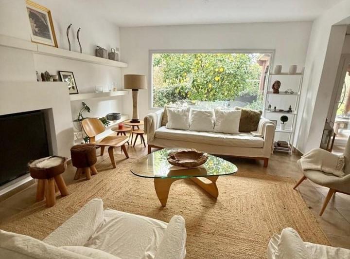 Casa · 290m² · 8 Ambientes · 2 Cocheras