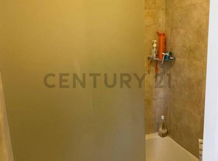 Casa · 220m² · 5 Ambientes · 2 Cocheras