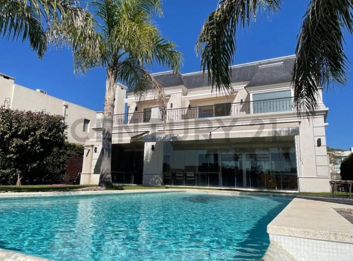 Casa · 338m² · 6 Ambientes