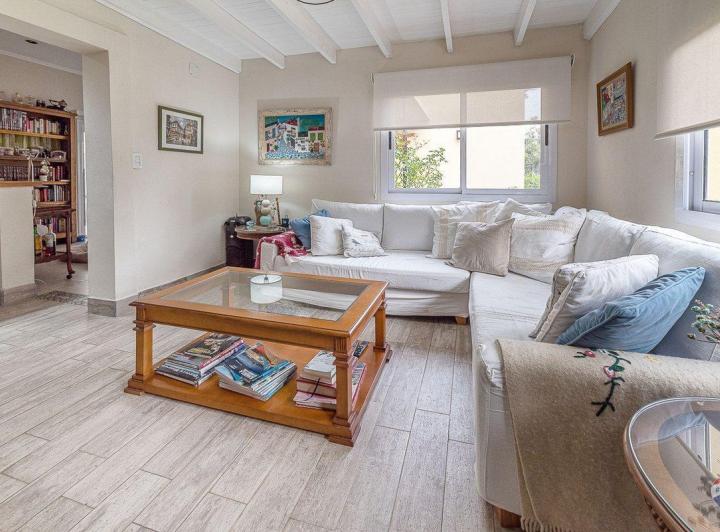 Casa · 161m² · 6 Ambientes · 1 Cochera