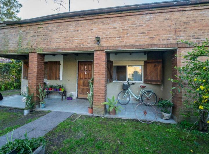 Casa · 85m² · 5 Ambientes · 3 Cocheras