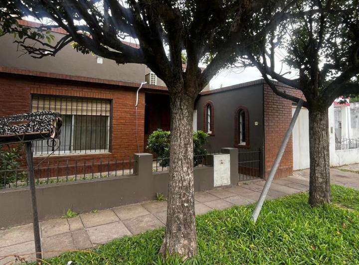Casa · 100m² · 5 Ambientes · 1 Cochera