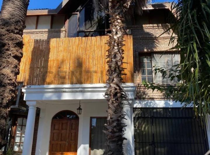 Casa · 312m² · 5 Ambientes · 2 Cocheras