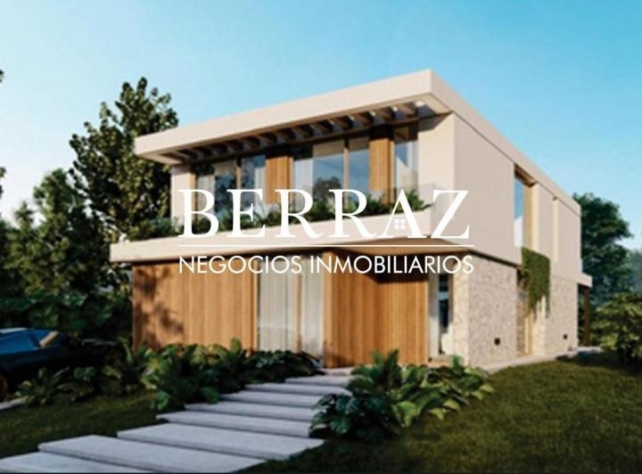 Casa · 300m² · 6 Ambientes · 4 Cocheras