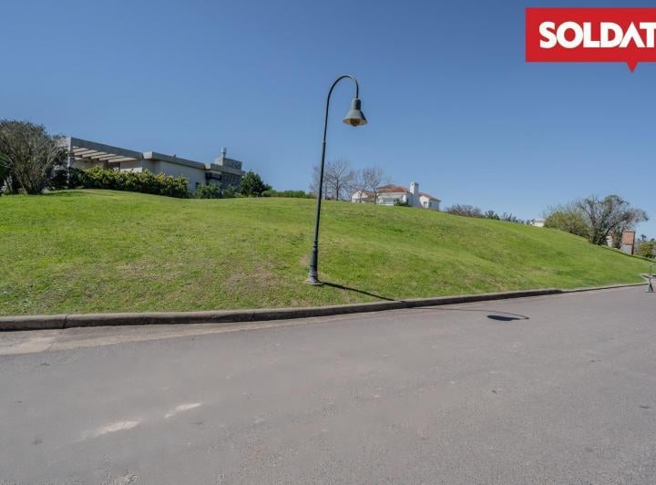 Terreno · 1062m²