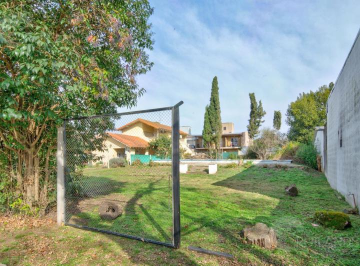 Terreno · 809m²