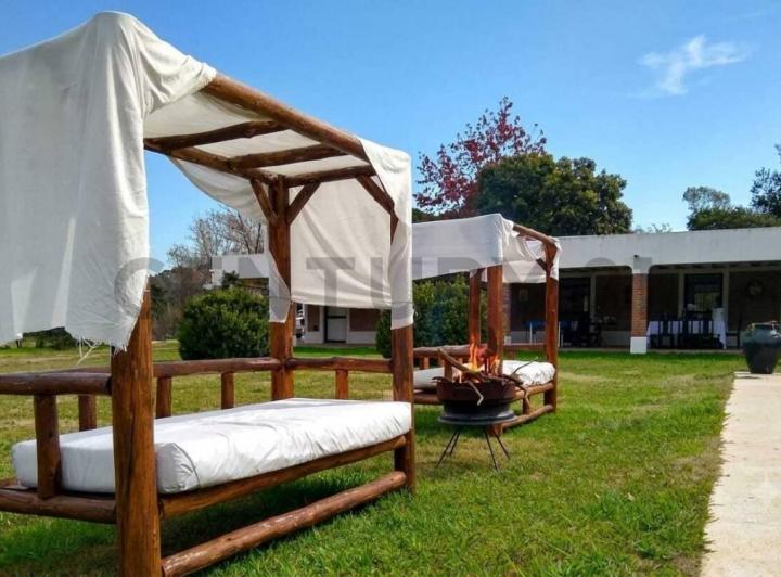 Casa · 340m² · 5 Ambientes · 1 Cochera
