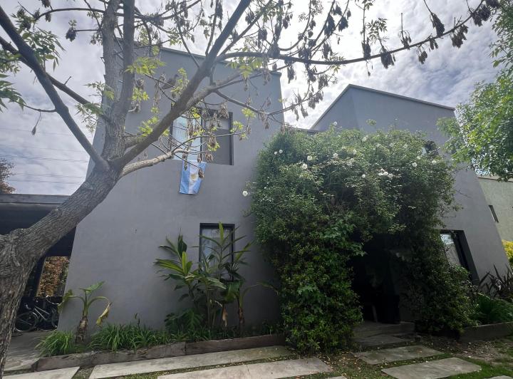 Casa · 180m² · 5 Ambientes · 1 Cochera