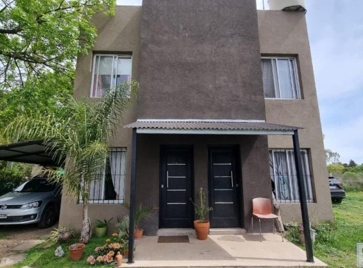 Casa · 65m² · 3 Ambientes · 1 Cochera