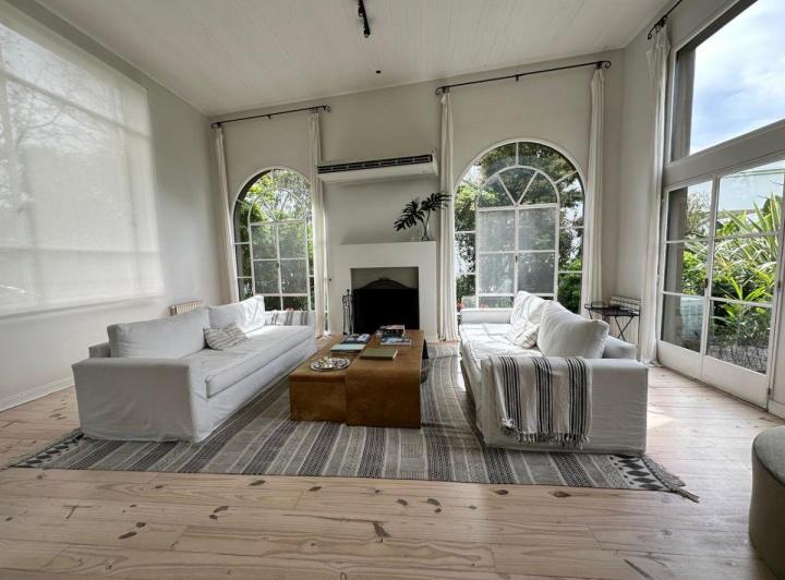 Casa · 310m² · 4 Dormitorios