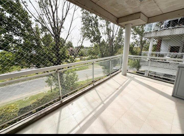 Casa · 75m² · 3 Ambientes · 2 Cocheras