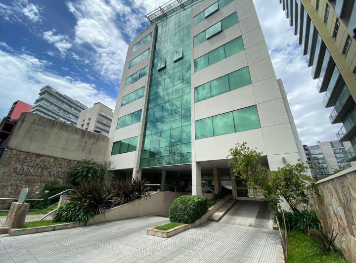 Oficina comercial · 130m² · 3 Ambientes · 2 Cocheras