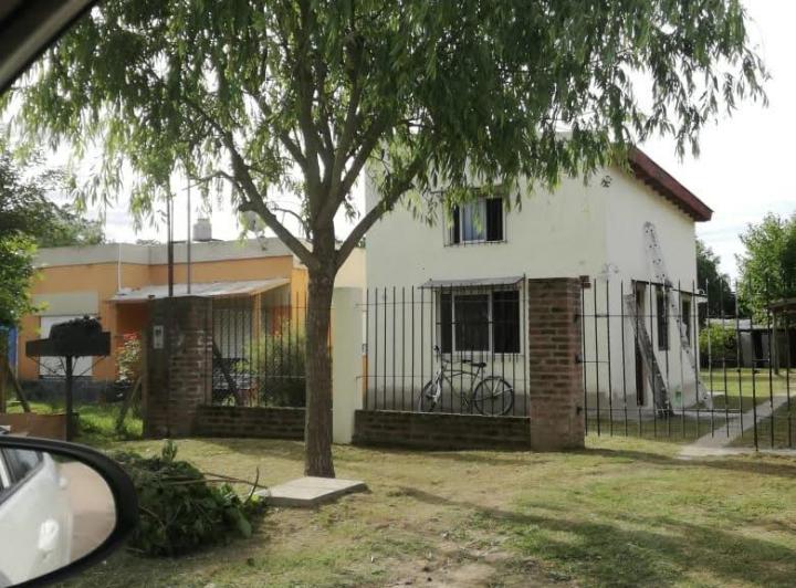 Casa · 74m² · 3 Ambientes · 2 Cocheras