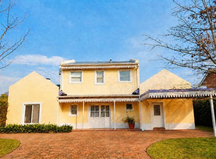 Casa · 220m² · 4 Ambientes