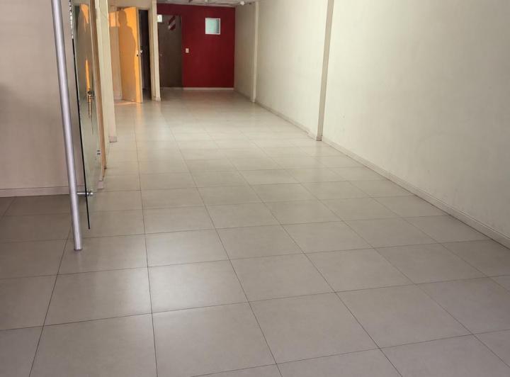 Local comercial · 90m²